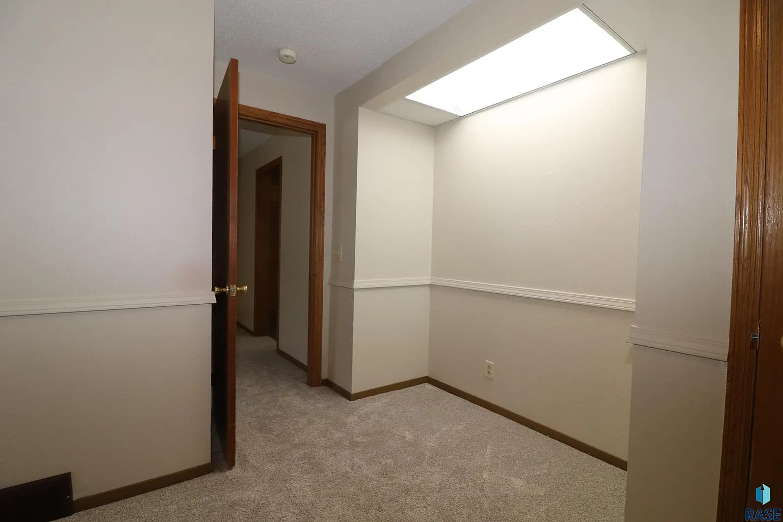 ROOM B