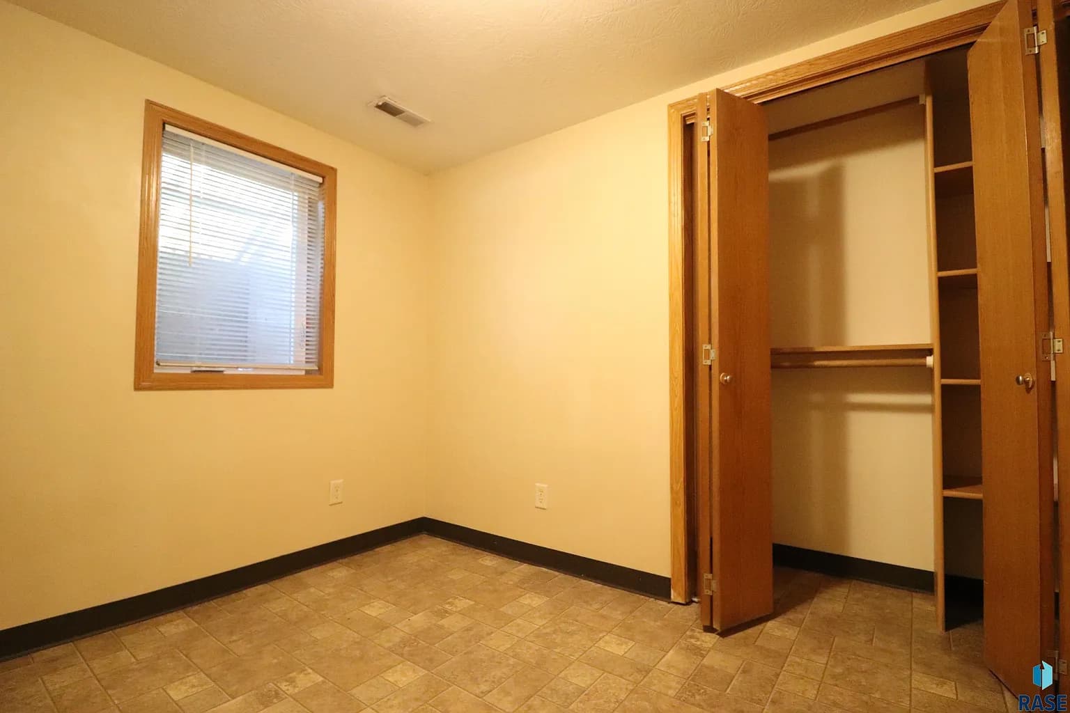 ROOM C