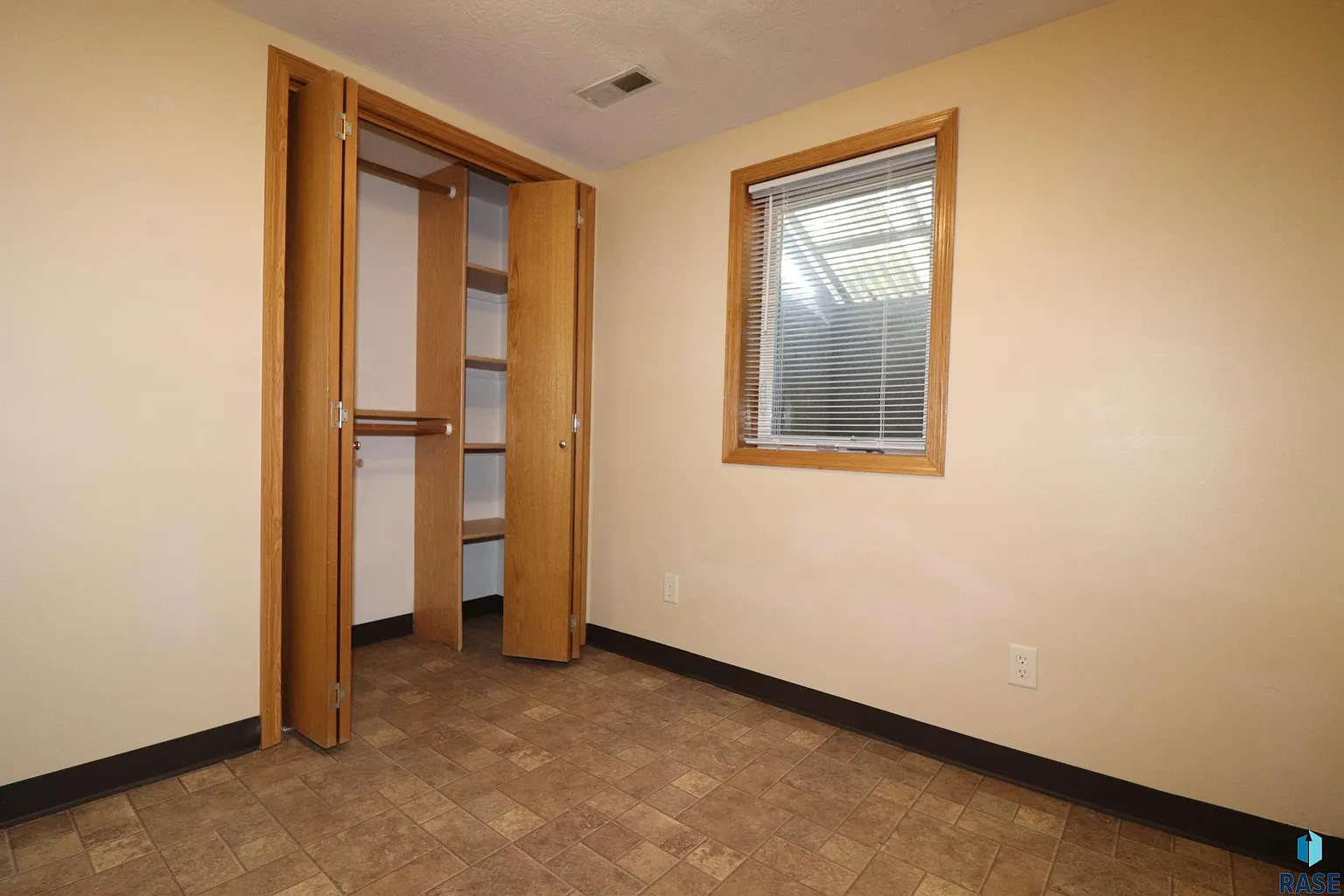 ROOM D
